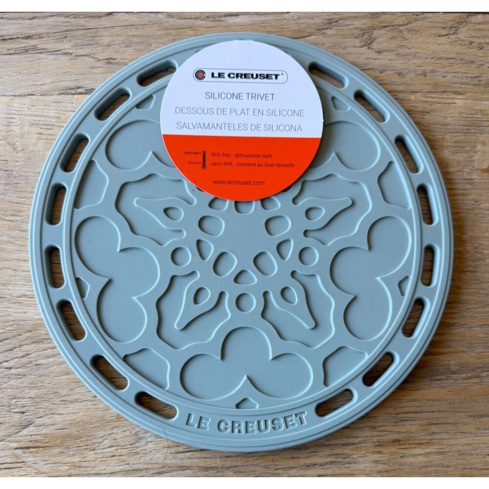 Le Creuset 8in Round Silicone French Trivet Hot Pad Gripper Sea Salt NEW
